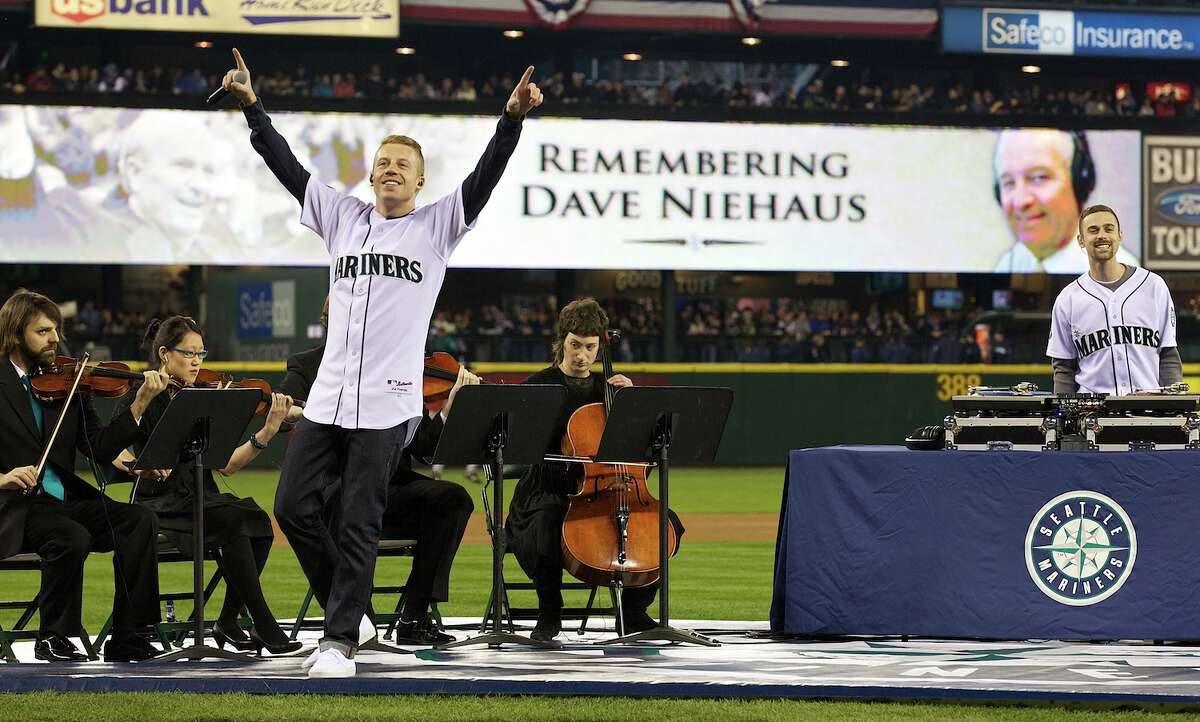 Macklemore, Ryan Lewis up for top VMAs