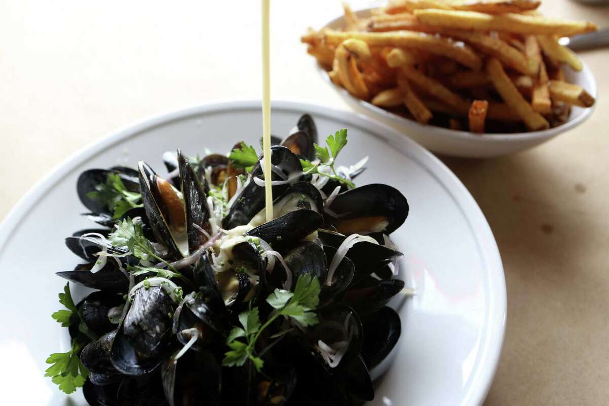 Review Minnie's Tavern and Rye House