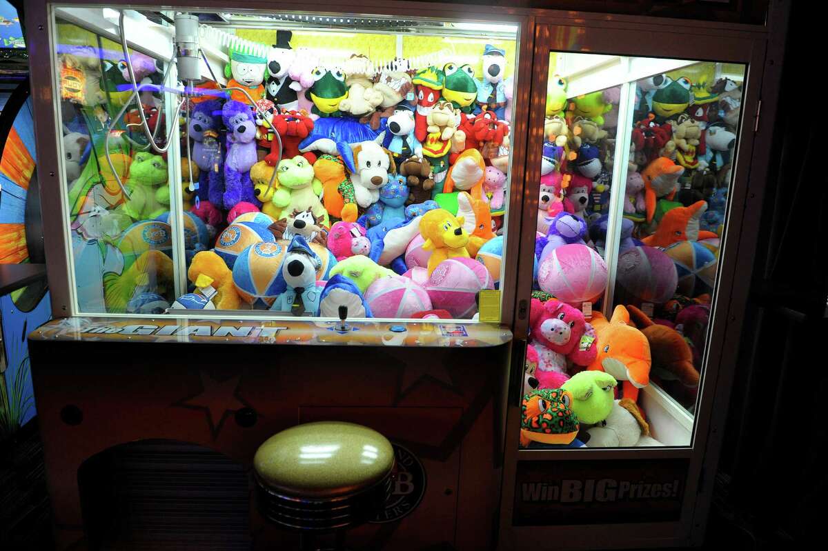 stuffed animal arcade game