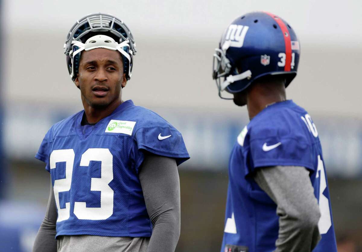 New York Giants cornerback Aaron Ross makes 2010 NFL season debut