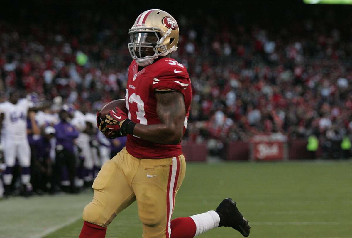 Kaepernick looks sharp as 49ers stomp Vikings