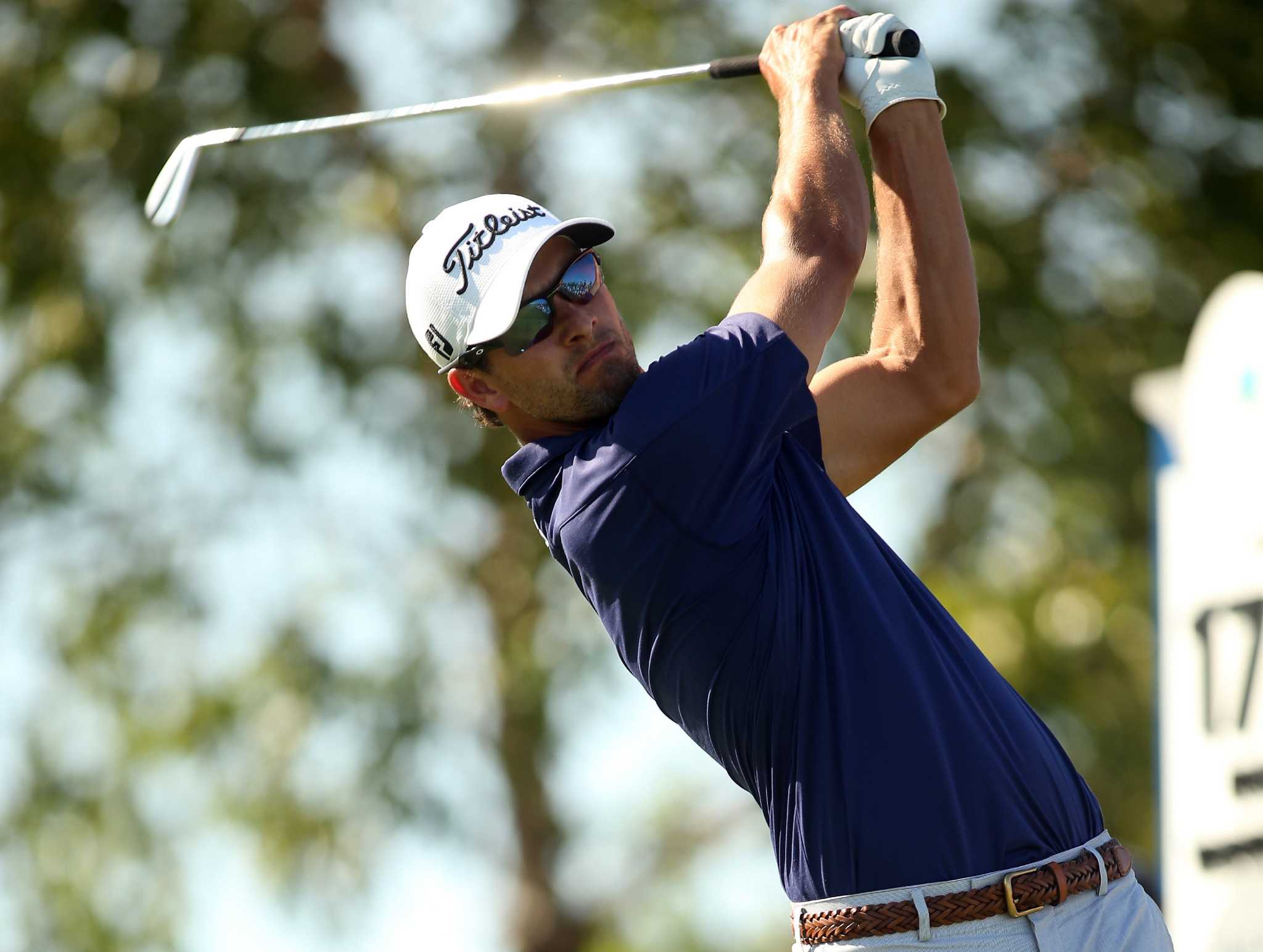 Scott reaches No. 2 behind that Tiger 