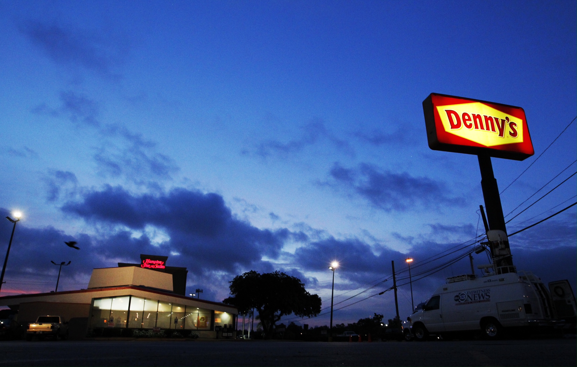 Houston Denny's stores to honor gunneddown veteran