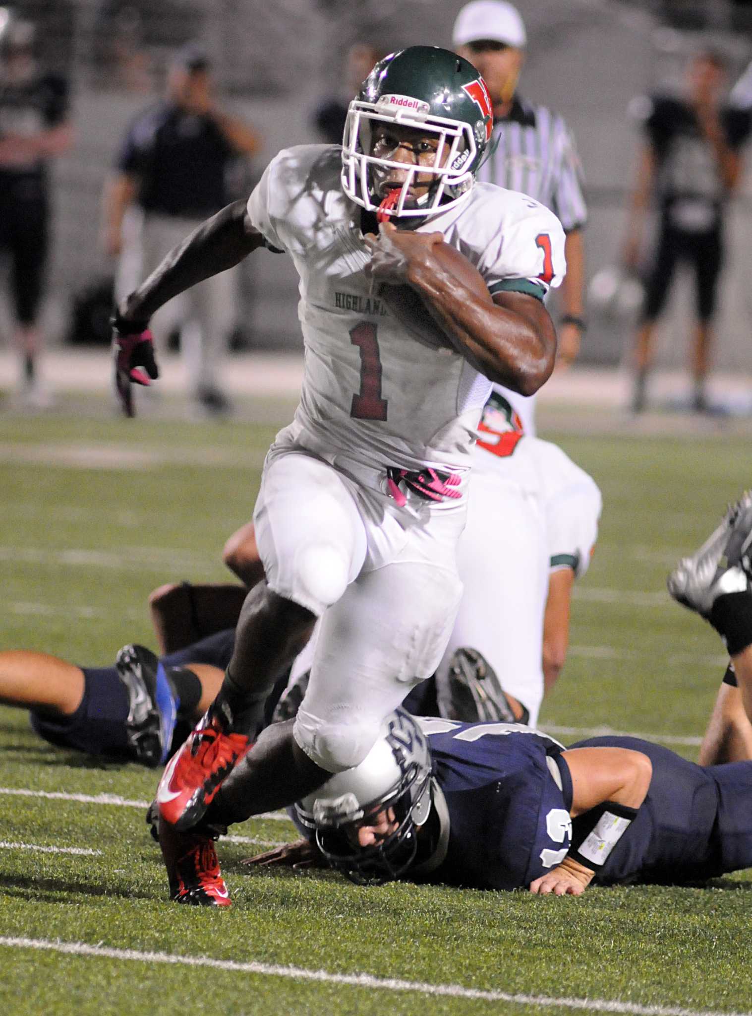 Football: The Woodlands is set to roll into season