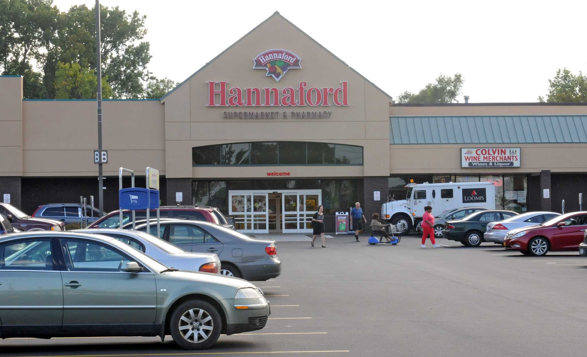 Hannaford plans to be onestop shop for healthy living