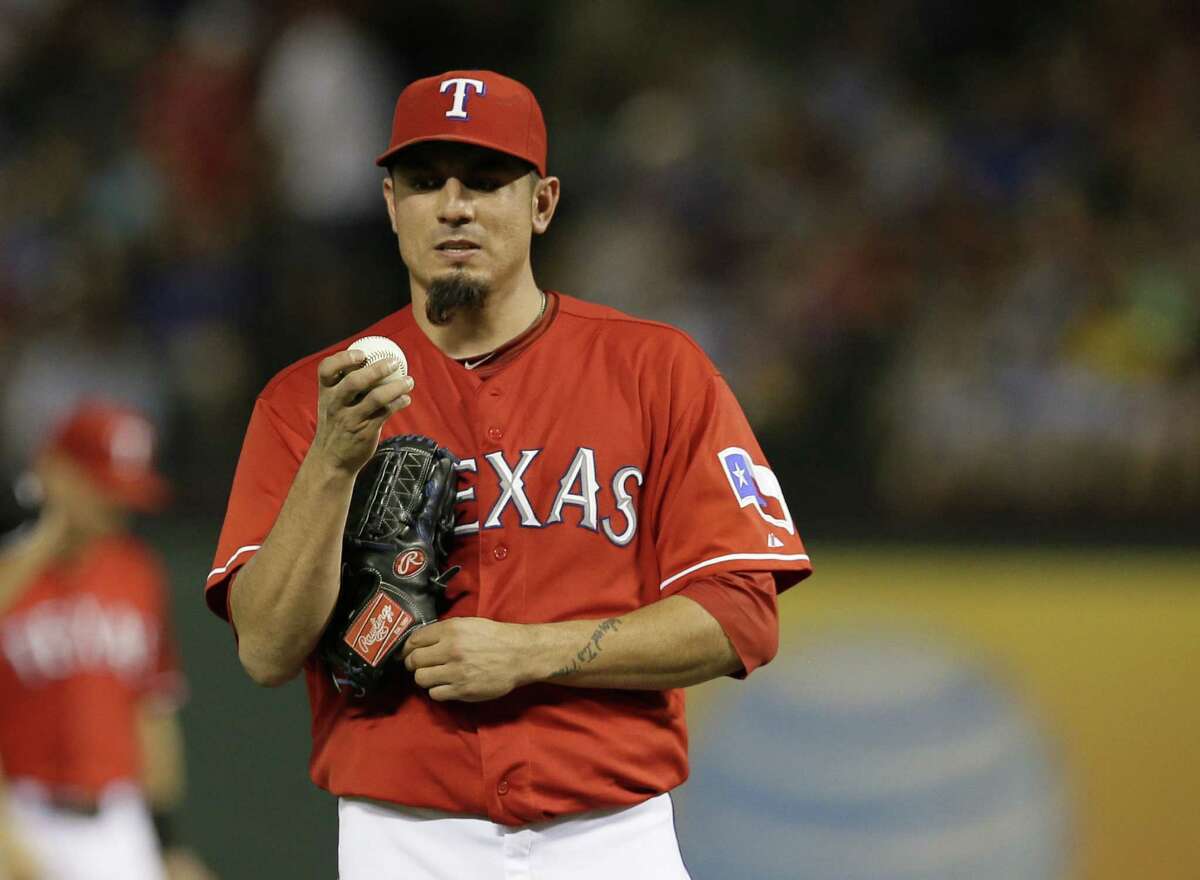After allowing a run in the first inning, Matt Garza settled down and pitched the Rangers to a 2-1 win.