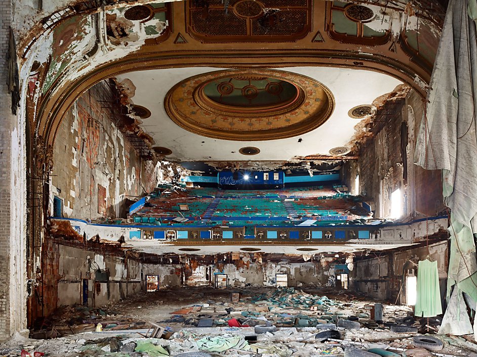 'American Beauty: Architecture of Detroit' : The astonishing image showing an beautiful scenery. Its hues are striking and blend flawlessly. The layout looks fantastic, with its details are also highly defined.