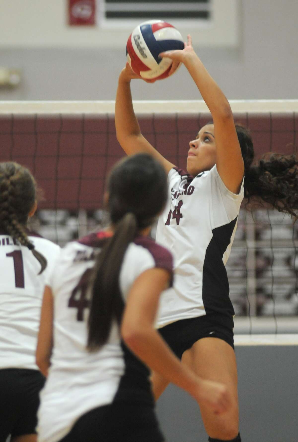 Volleyball Pearland's season off to solid start