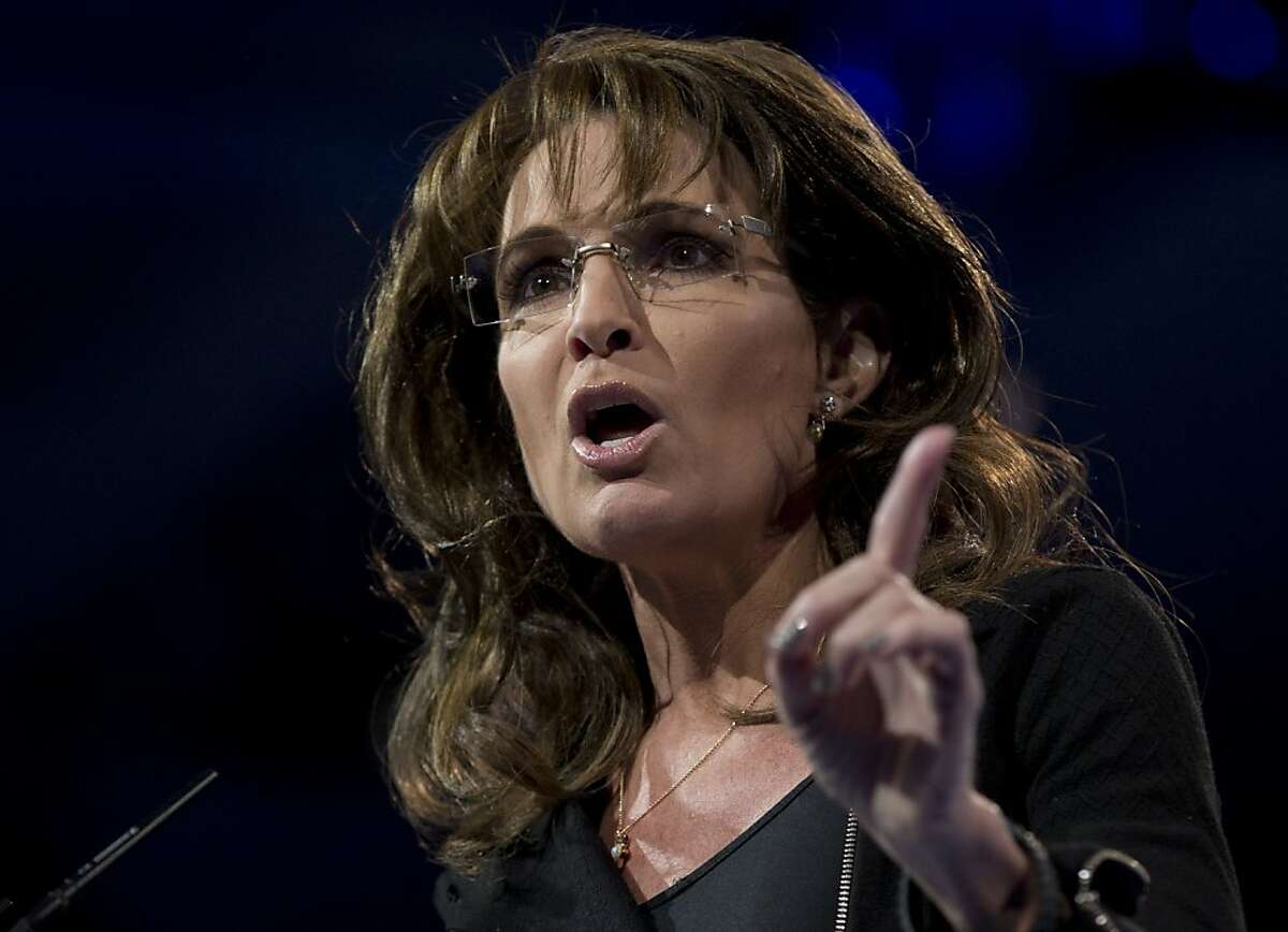Sarah Palin cracks head while 'rock running' .