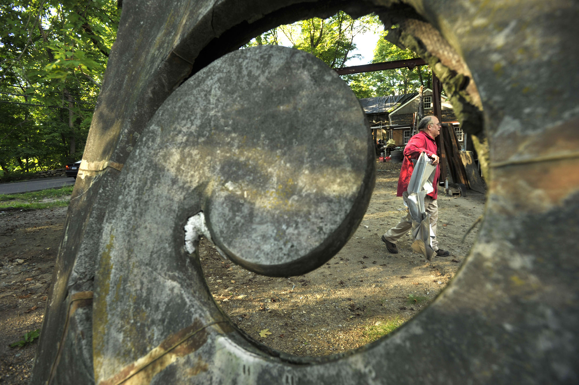 The Dart Stamford artist inherits hotel, creates sculpture for it