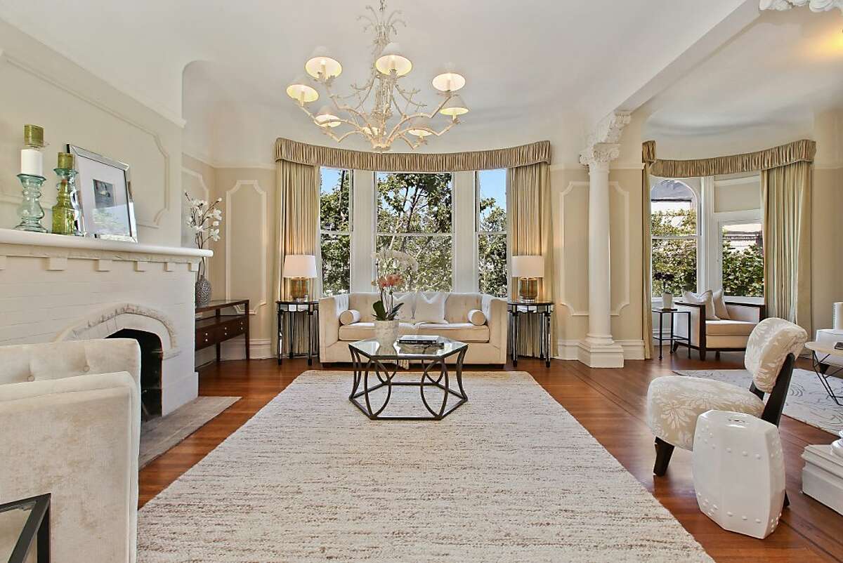 Condo in Pacific Heights set in stately Victorian