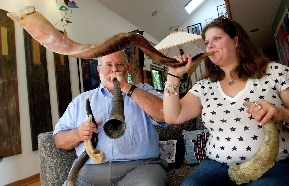 Sounding the shofar with a Texas twang