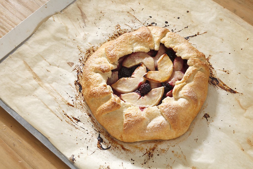 Gravenstein apples make an easy crostata