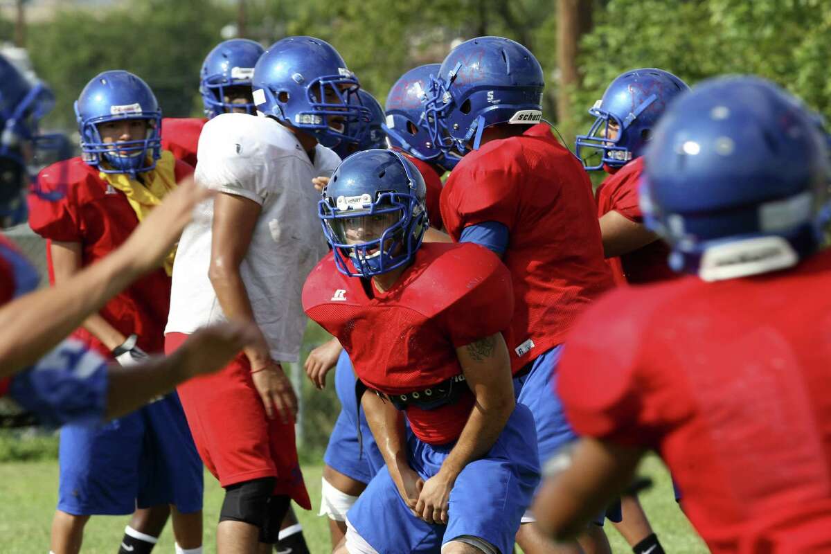 The Memorial Minutemen work Thursday in preparation for Fredericksburg. They won last week for the first time since 2010.