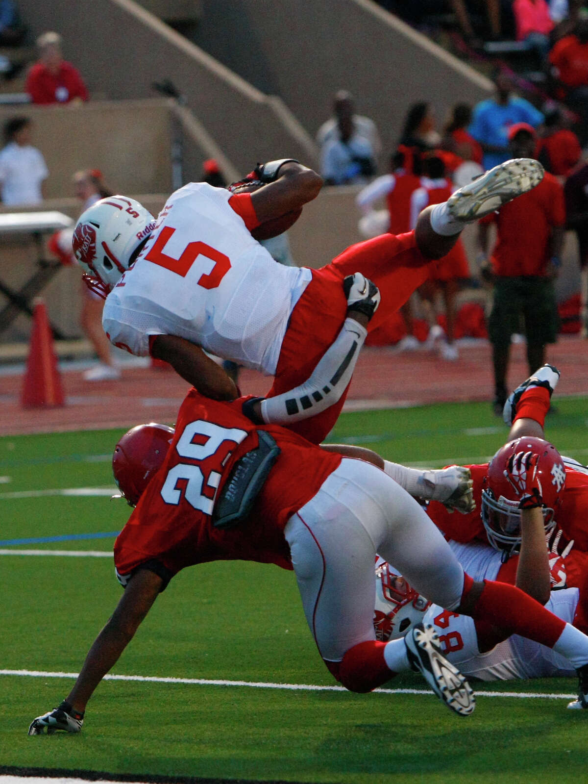 North Shore runs past Manvel 2420