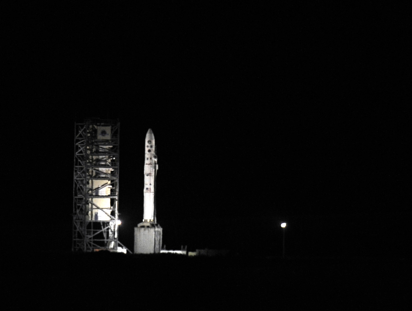 Series of 7 NASA press photos presenting the Orbiting Frog Otolith (OFO)  satellite program.] by [Orbiting Frog.]: Very Good | Centralantikvariatet, image size:1347x1017