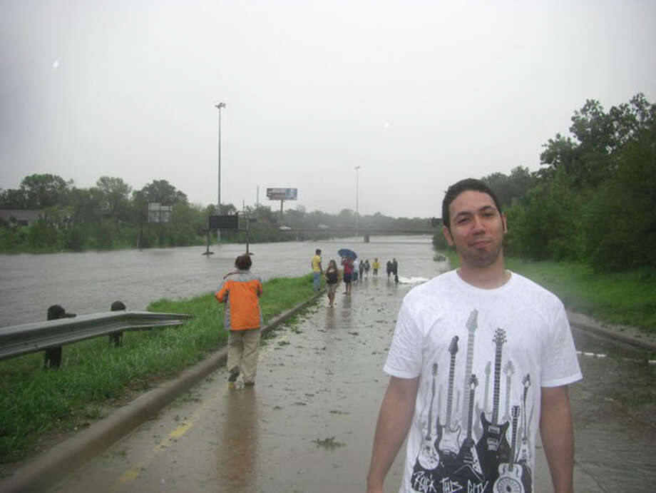 Behind me is I-45 just north of downtown near North Main. Photo: Ricardo Pacheco-Vega