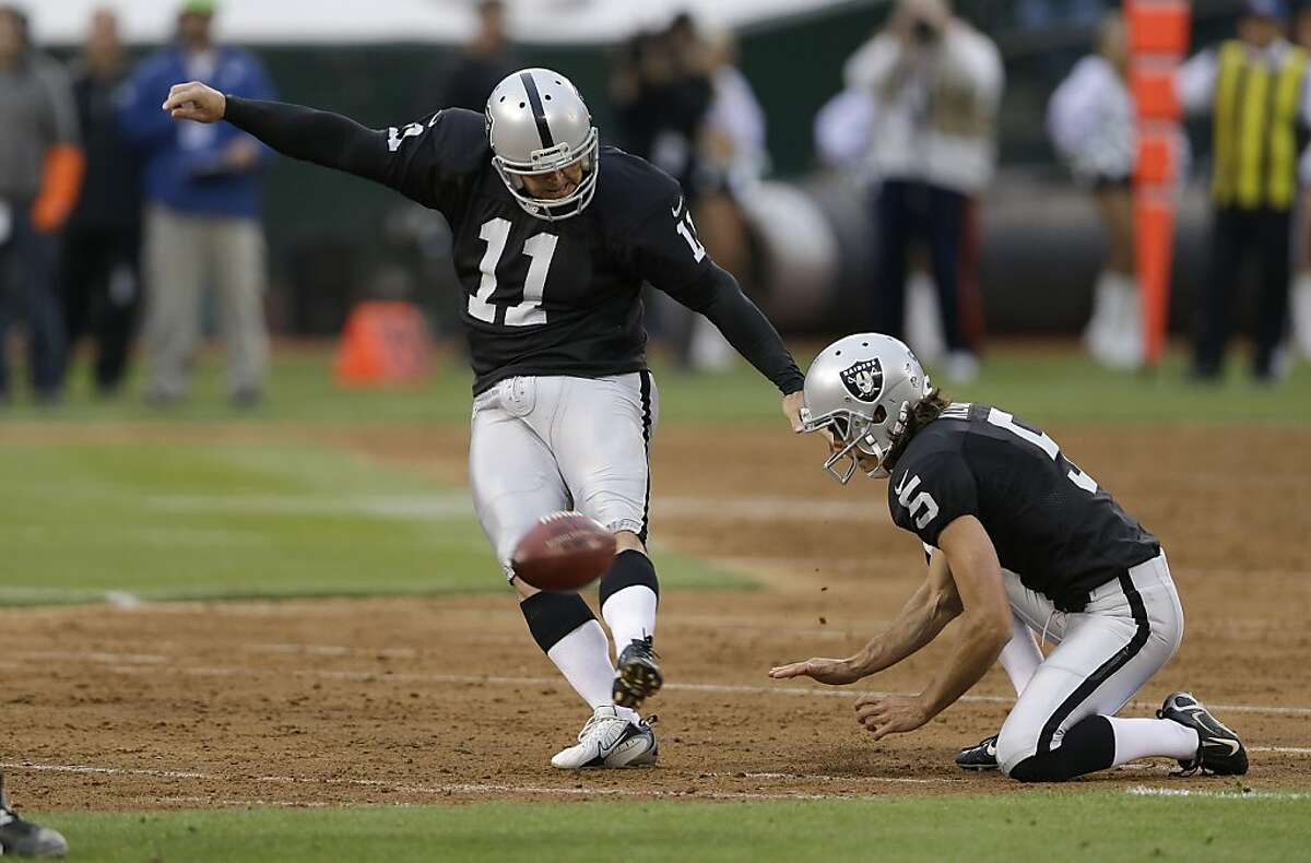 Photos: Last Oakland Raiders game played on dirt