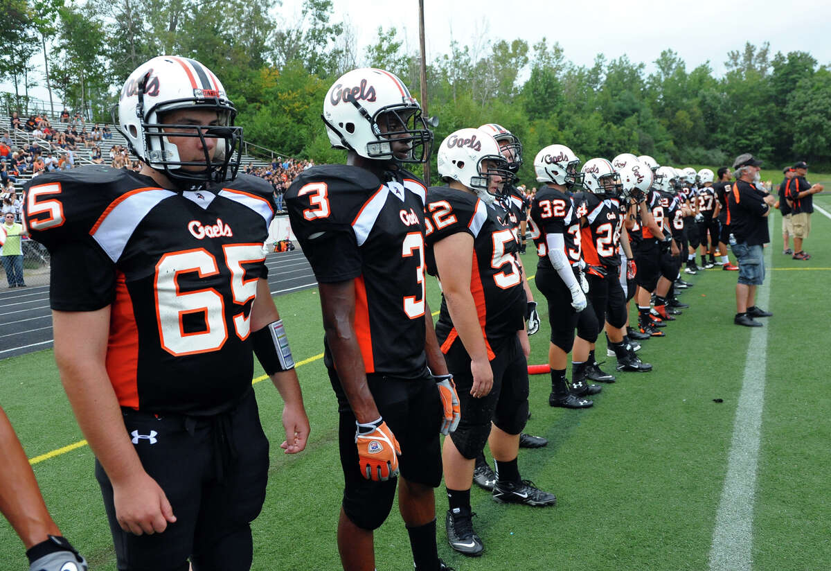 Shelton has big 1st half, maybe too big