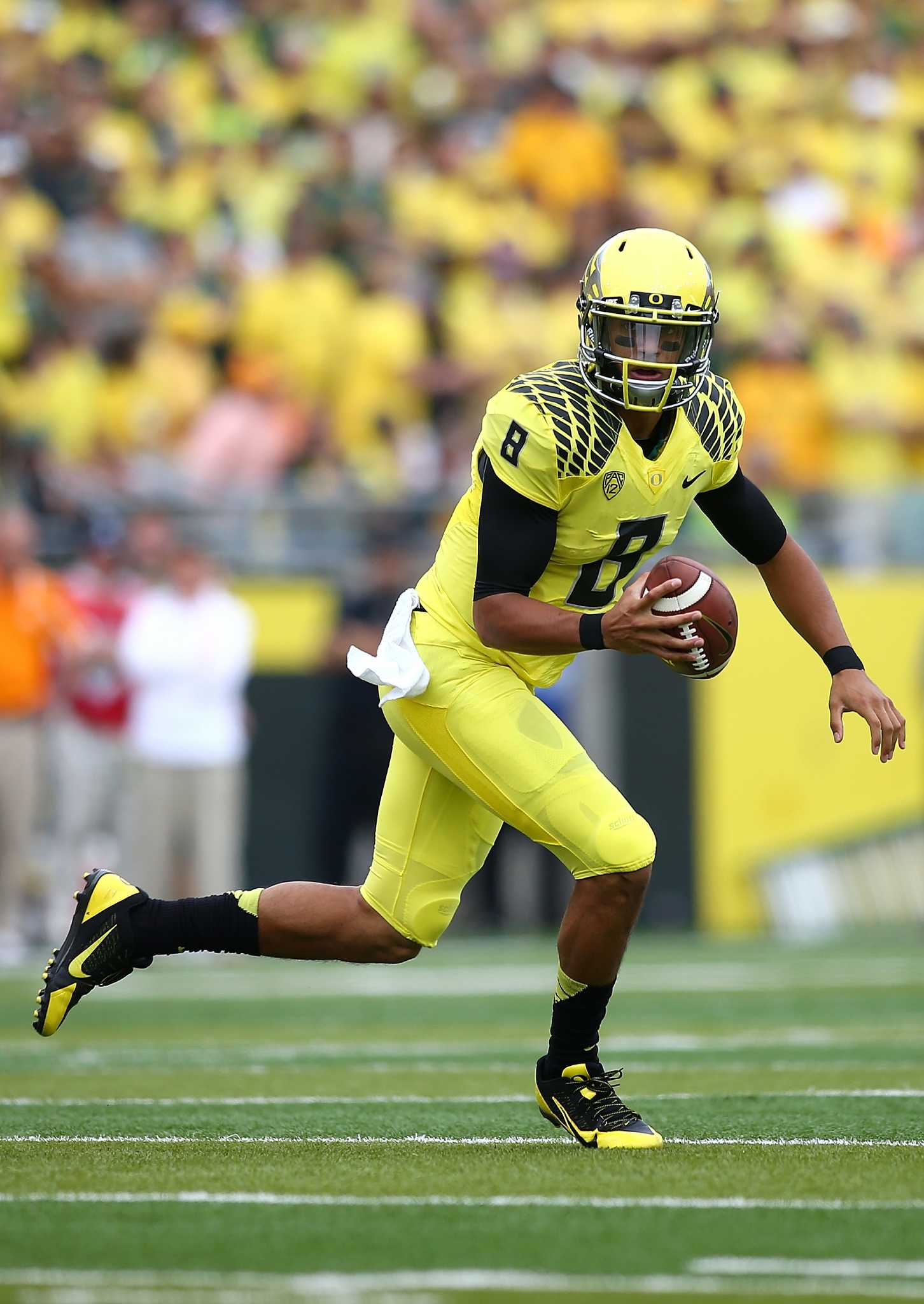 Mariota, Oregon thrash Tennessee