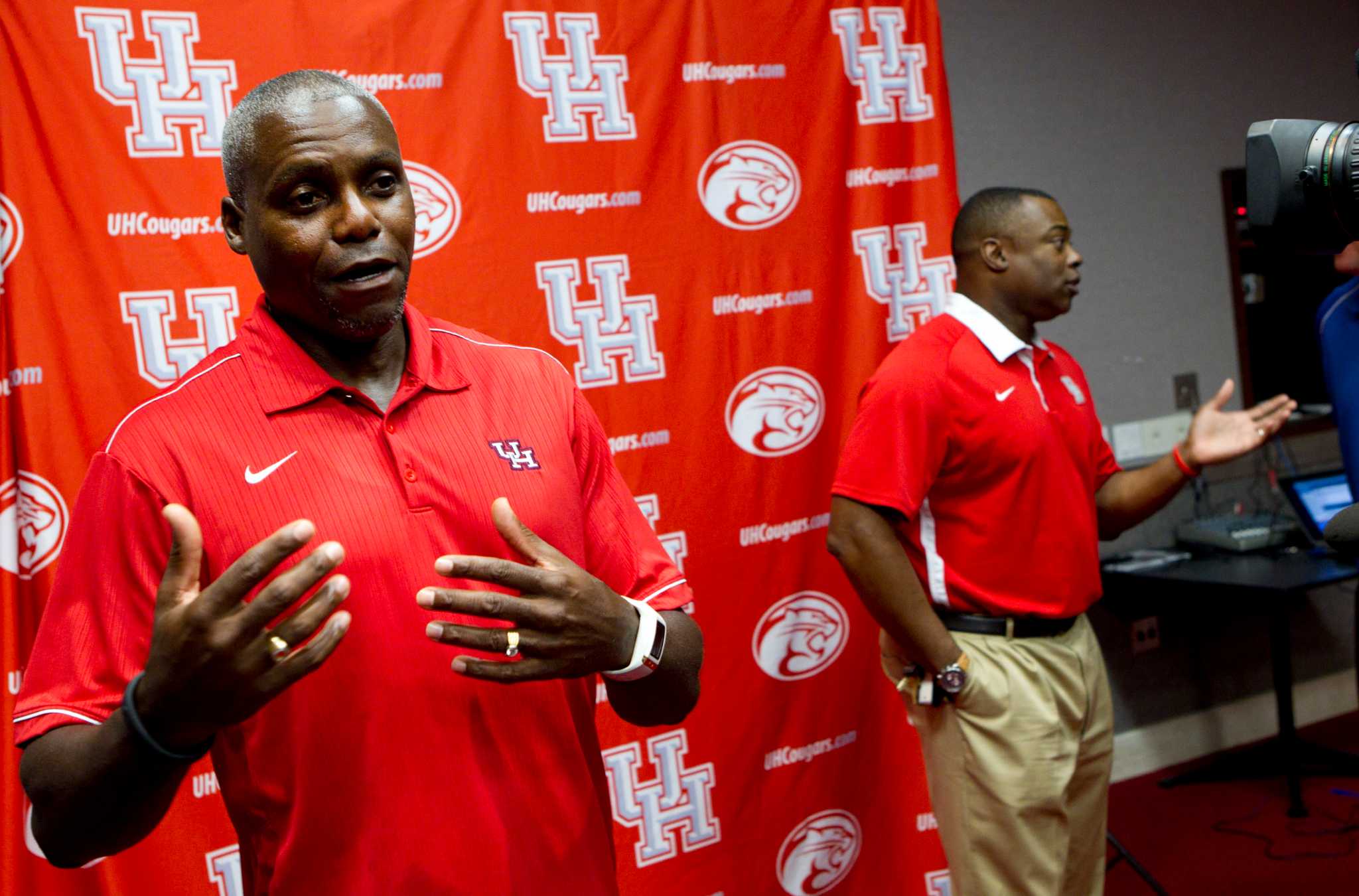 Carl Lewis promoted to full-time member of UH track coaching staff - Houston Chronicle