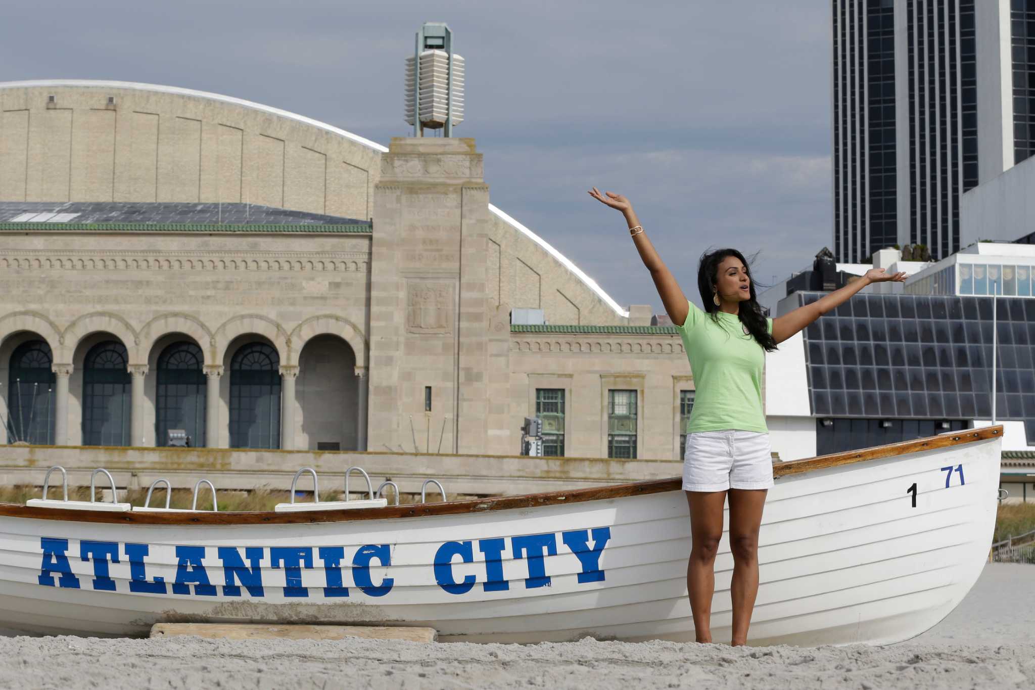 New Miss America Takes Traditional Dip In NJ Surf