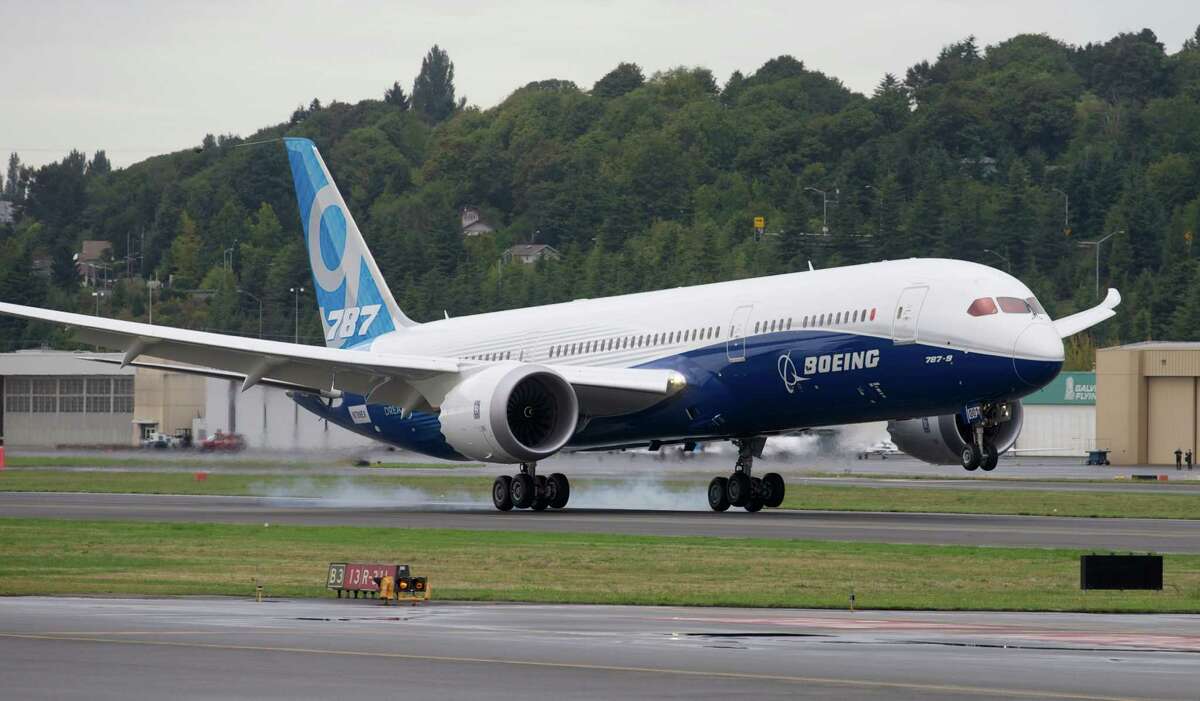 Stretched Boeing 787 Dreamliner certified