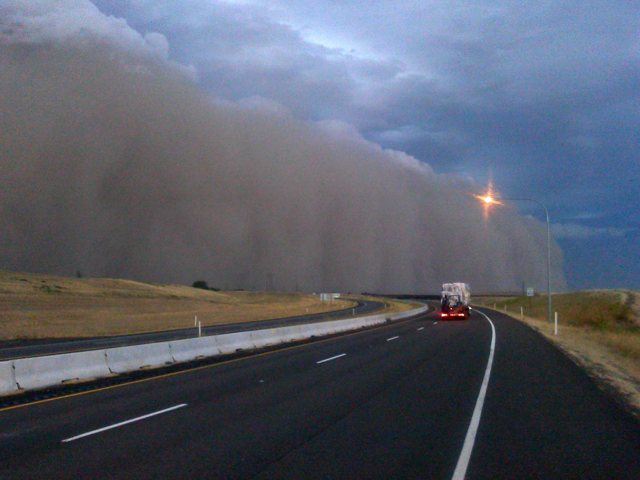 Photos: Major ‘haboob’ – dust and windstorm – strikes eastern Washington