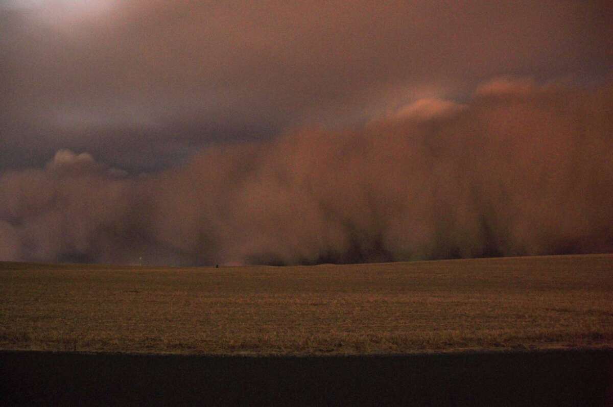 Photos Major ‘haboob’ dust and windstorm strikes eastern Washington