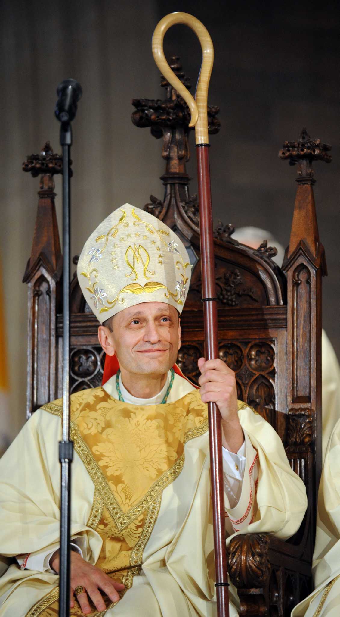 More than 1,200 welcome new bishop