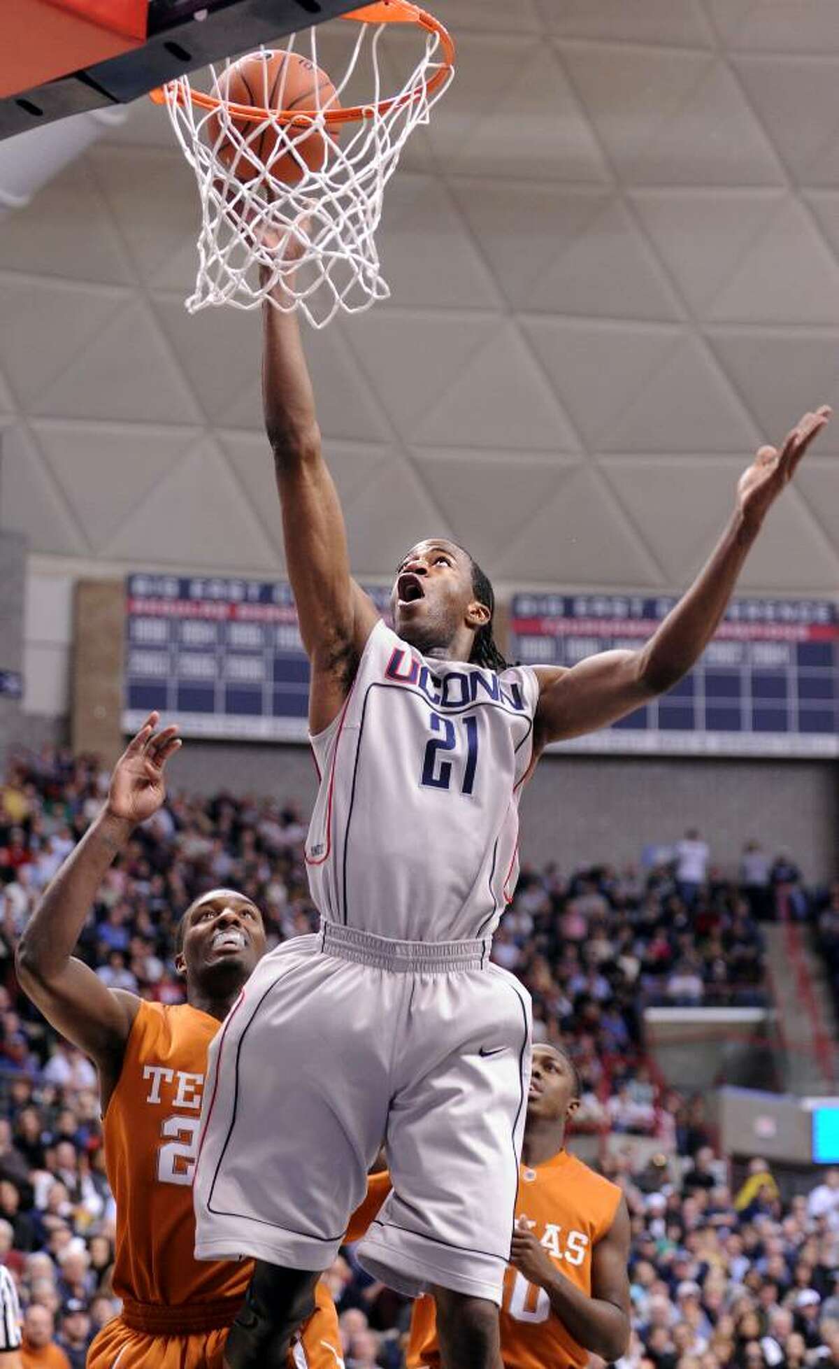 Former UConn men’s basketball standout Stanley Robinson dead at 32