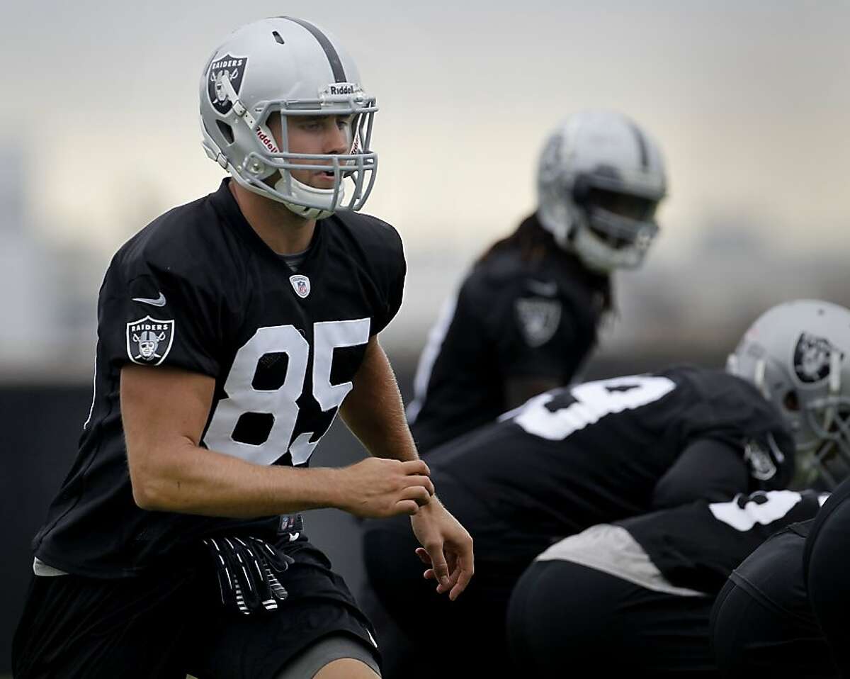 Rivera brings full skill set to Raiders