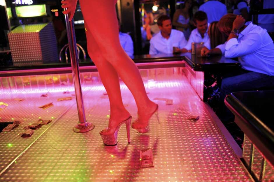 TWO HOUSTON STRIP CLUBS SUE CITY, CLAIMING 2013 SEX BUSINESS SETTLEMENT