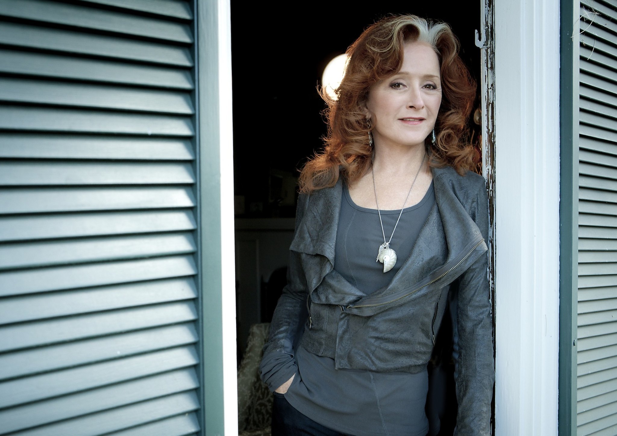 A 1st for Bonnie Raitt: Strictly Bluegrass festival