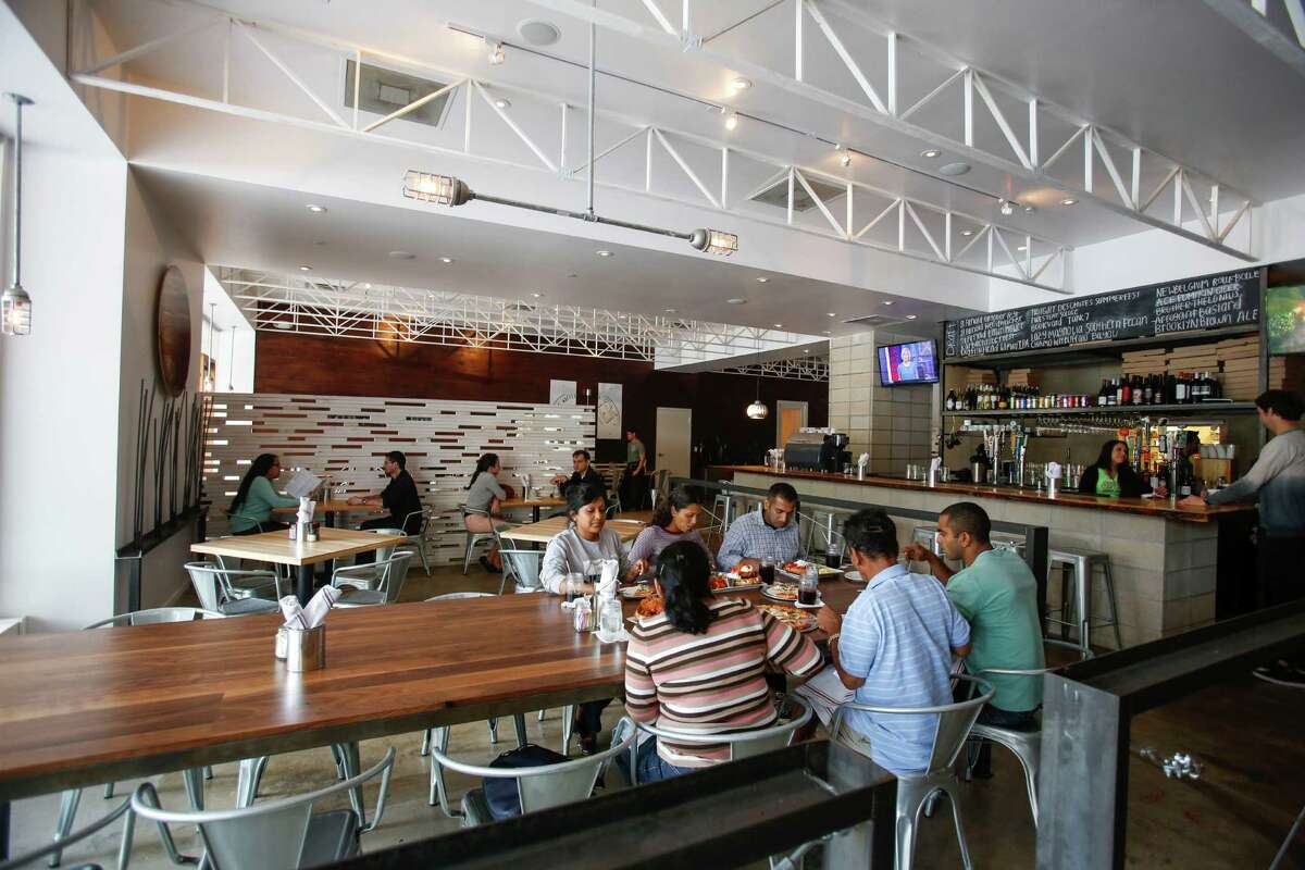 Popular restaurant owners open new Sugar Land eatery