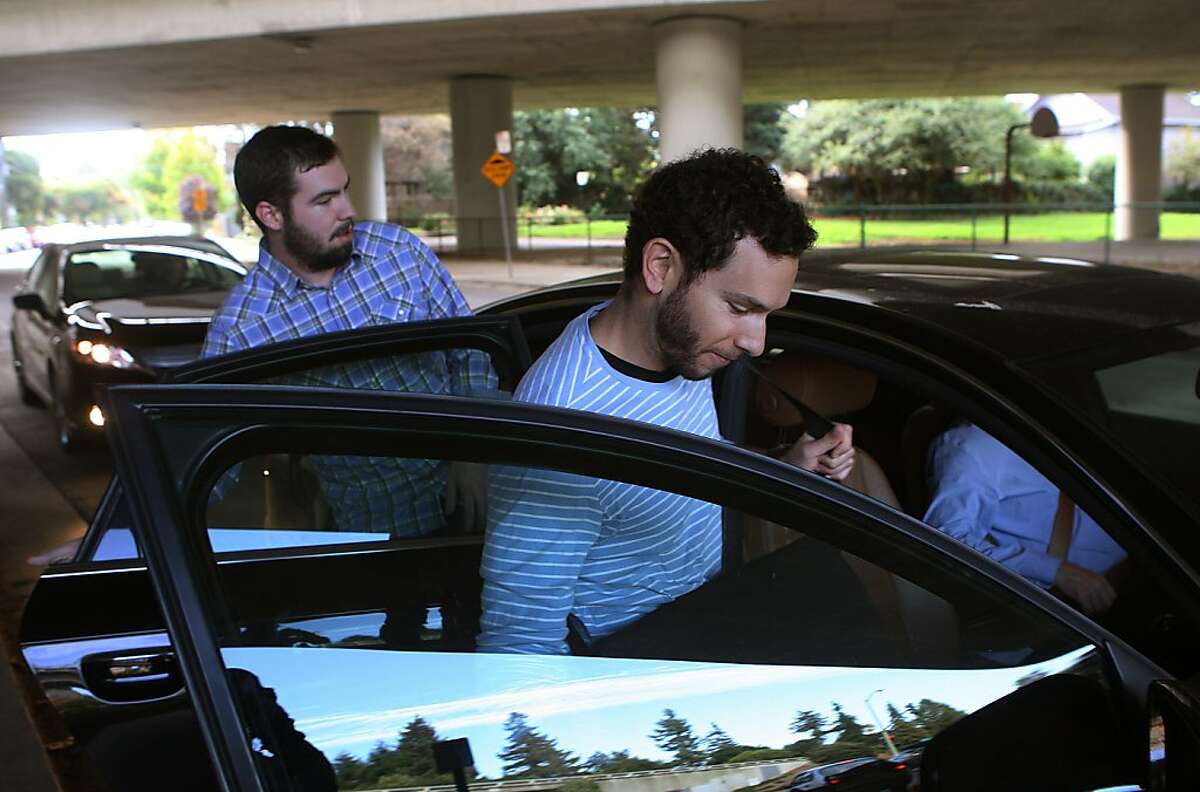 2 arrests in Oakland casual carpool stickup