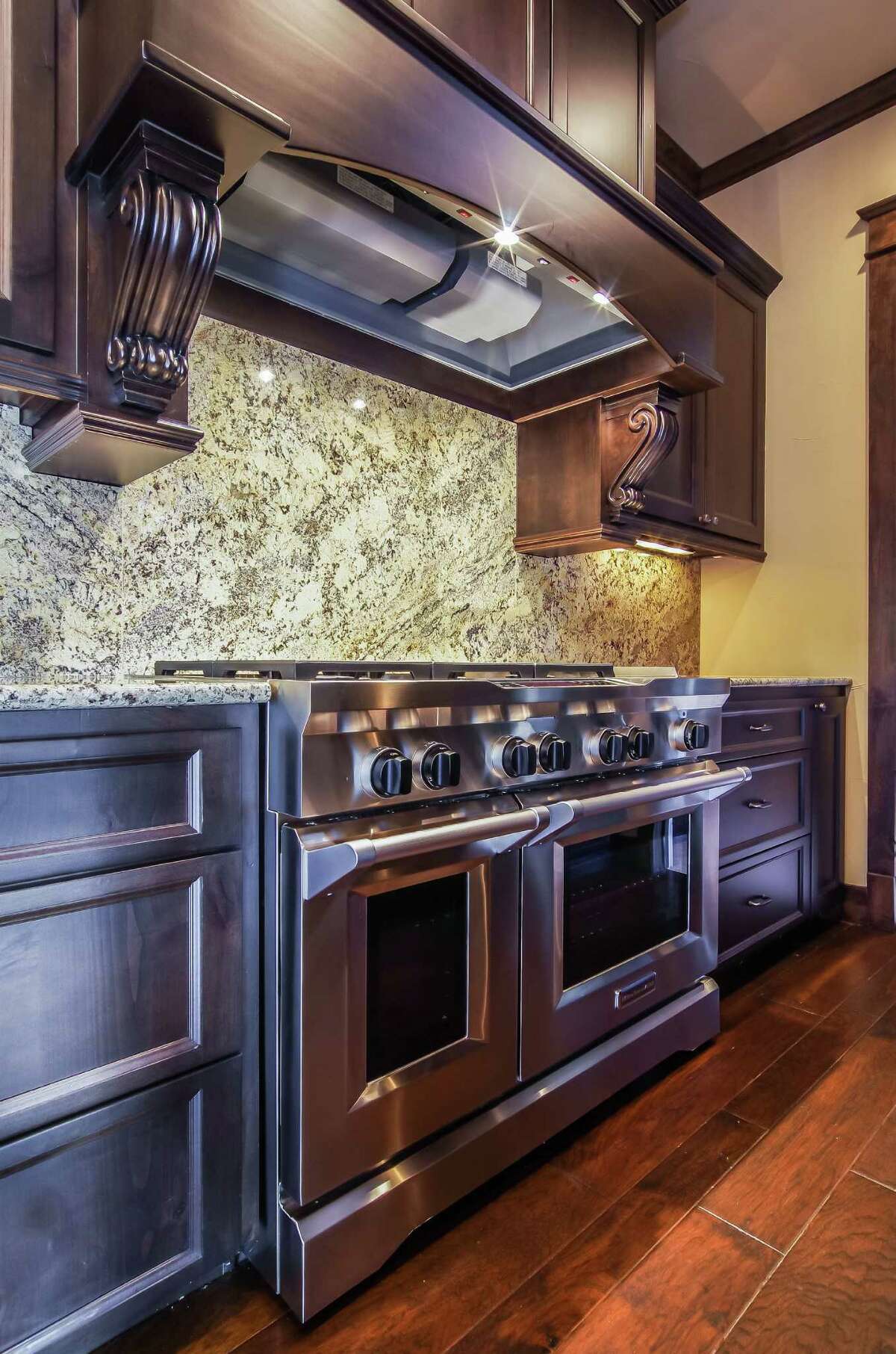 Cuttingedge kitchens