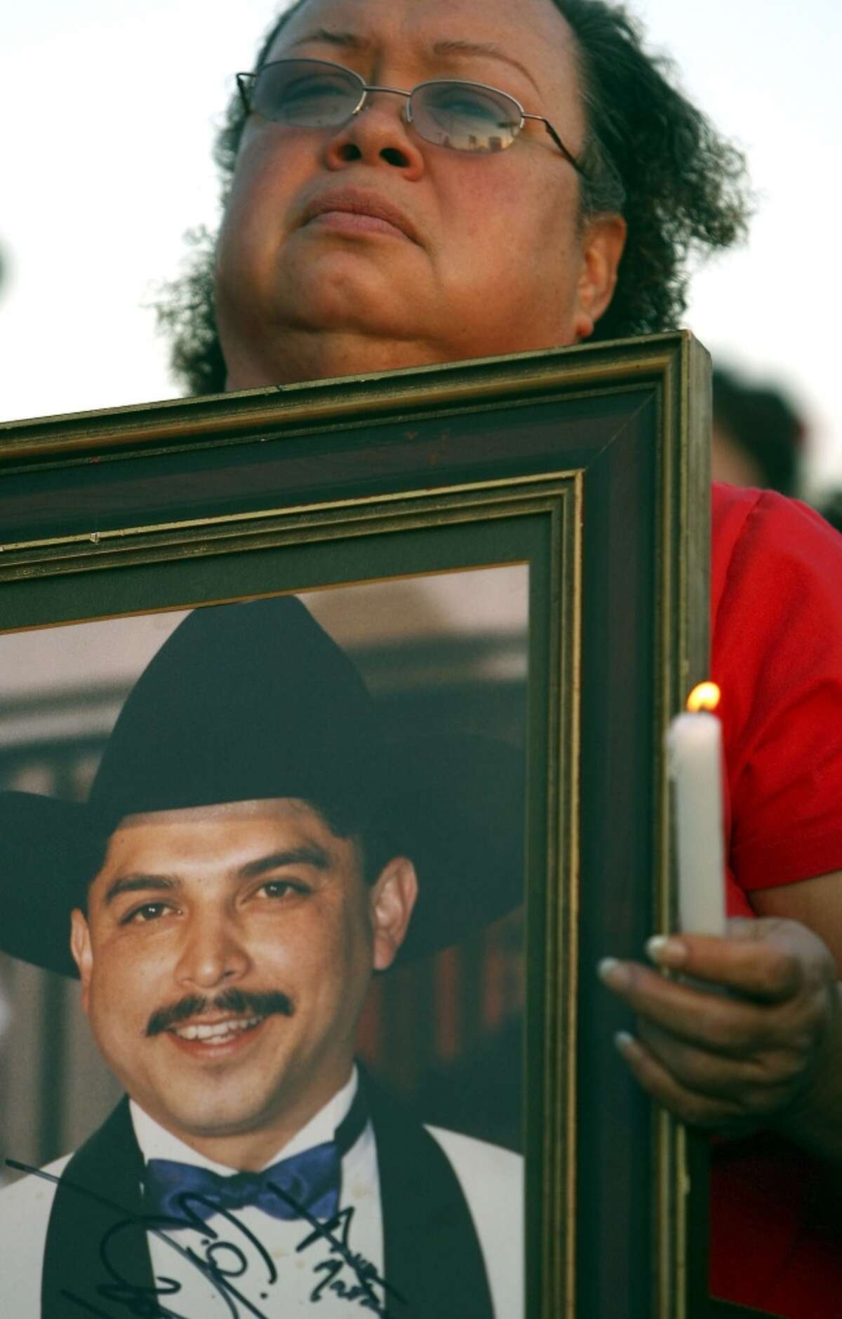 Sudden Death Of Tejano Legend Cornelio Reyna: What Happened? - 70xoc47