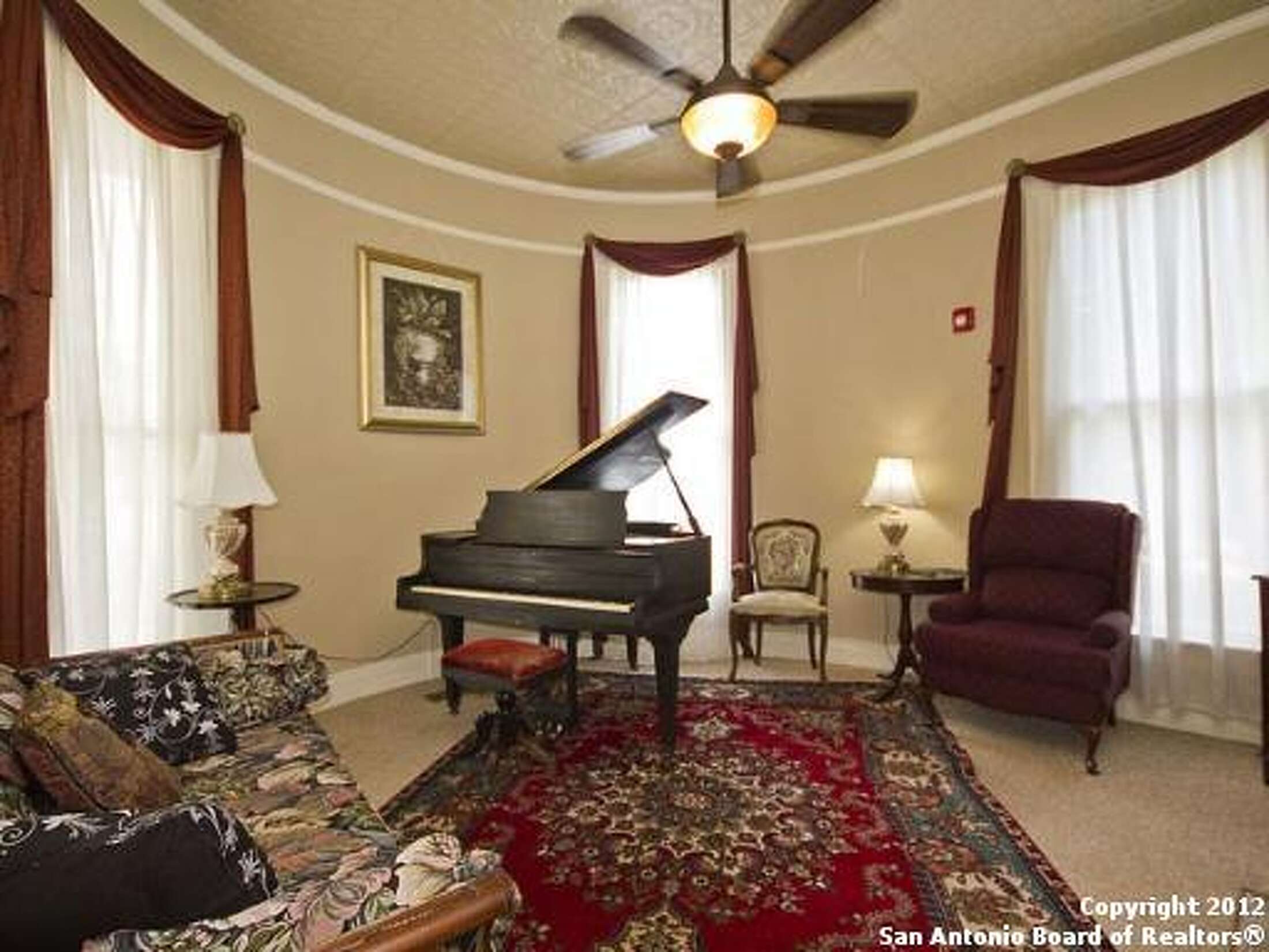 Haunted Texas landmark Weinert House for sale in Seguin