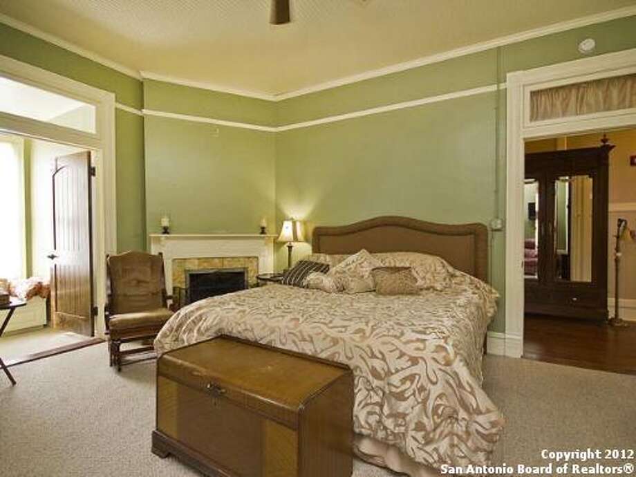 Haunted Texas landmark Weinert House for sale in Seguin Houston Chronicle