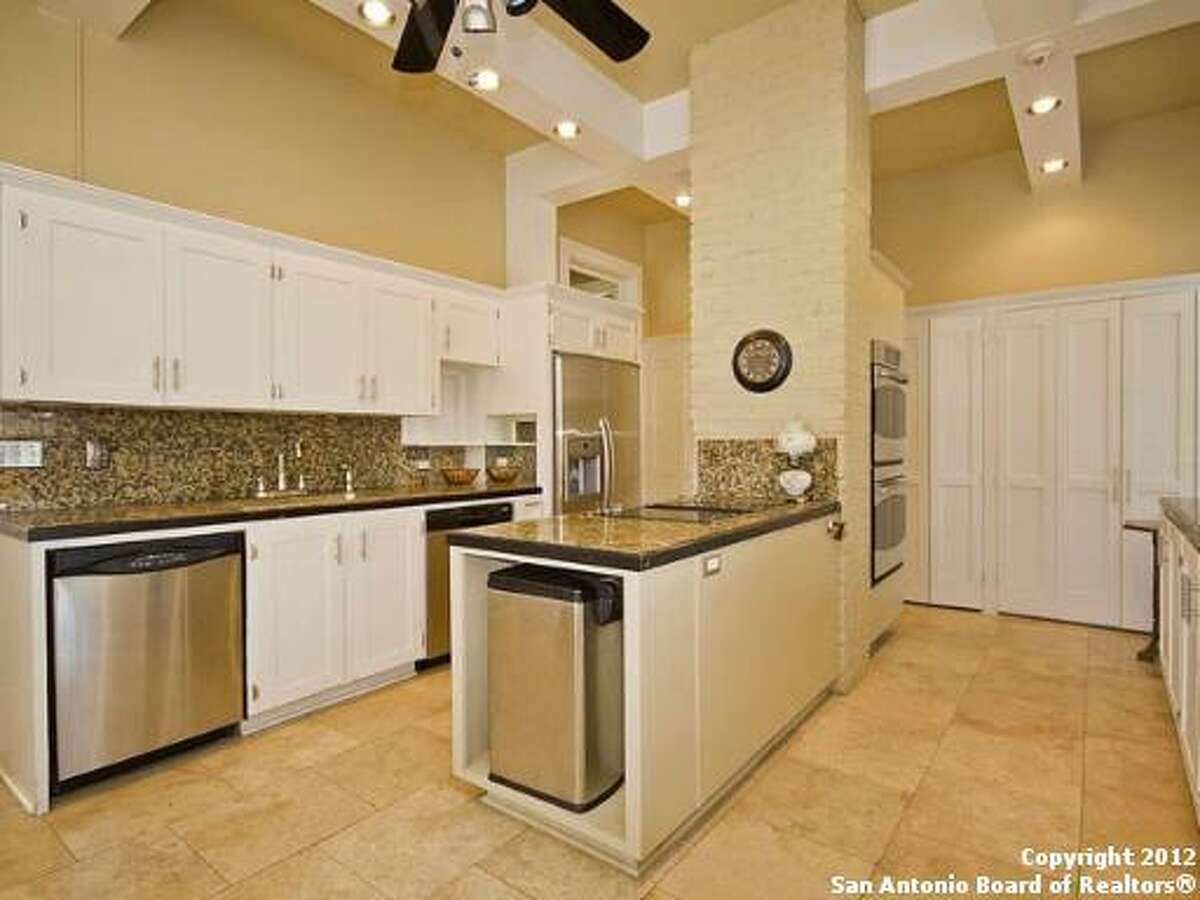 Haunted Texas landmark Weinert House for sale in Seguin