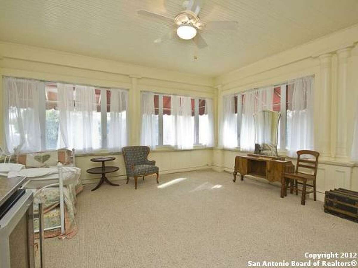 Haunted Texas landmark Weinert House for sale in Seguin