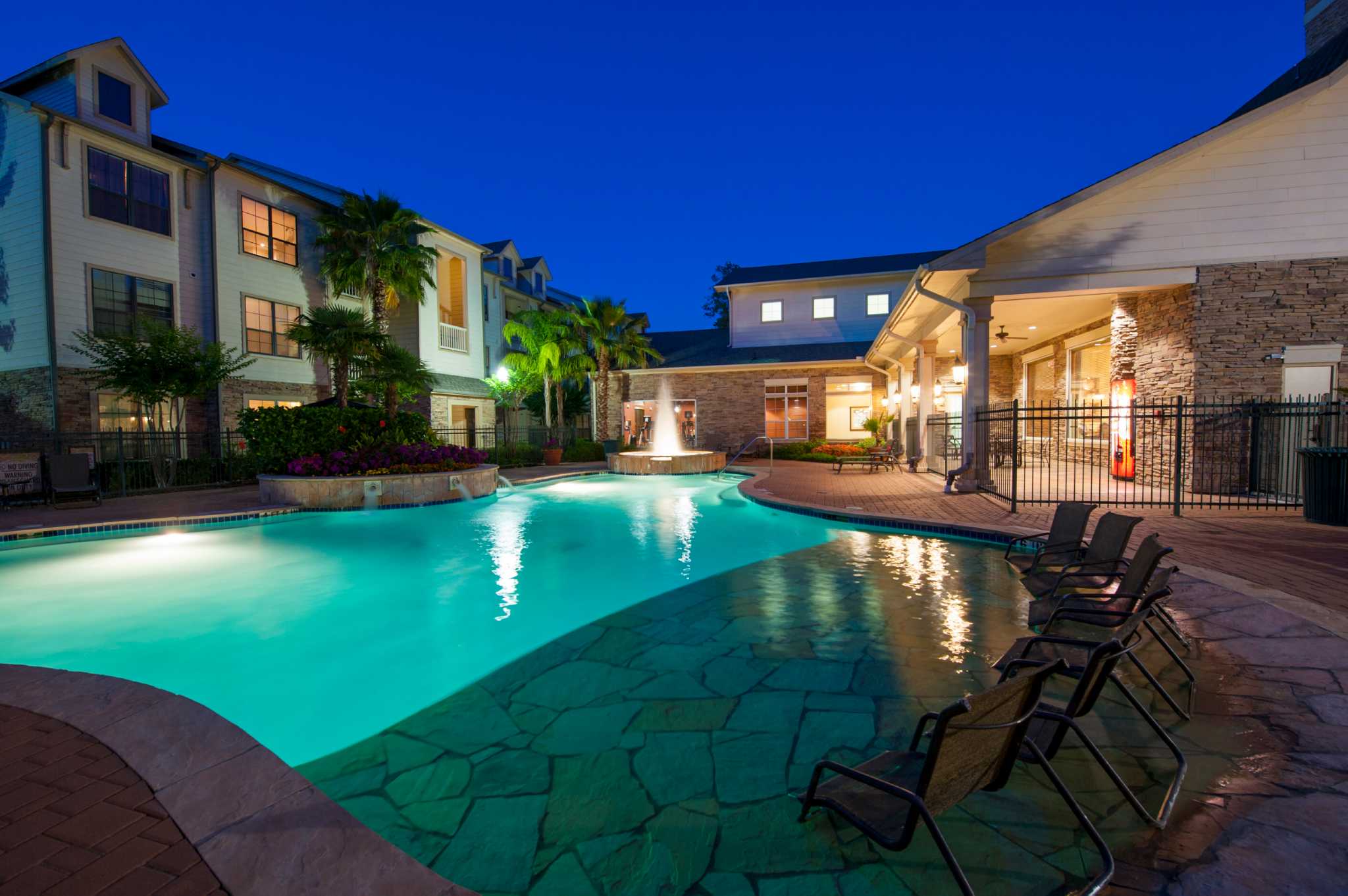 Deal Of The Week Complex In The Woodlands Draws Buyer