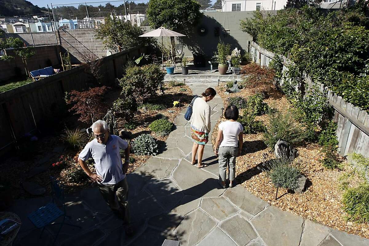 Portola tour lets residents show off gardens