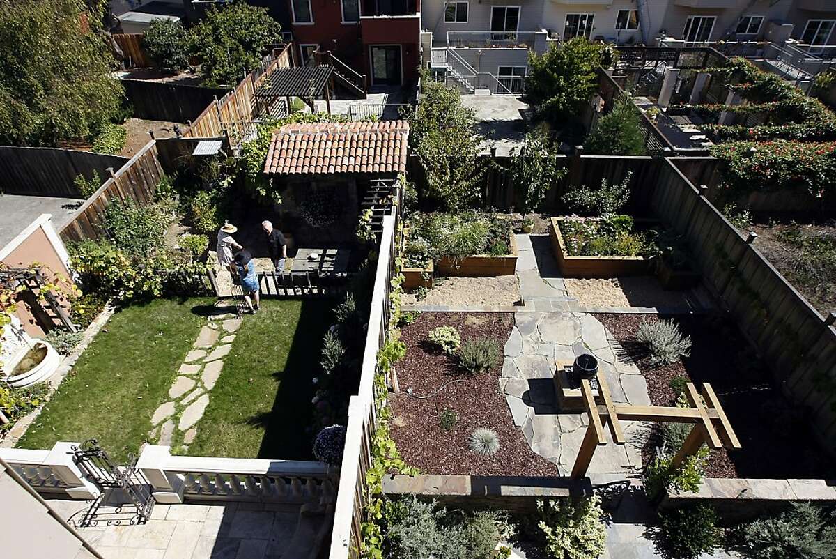 Portola tour lets residents show off gardens
