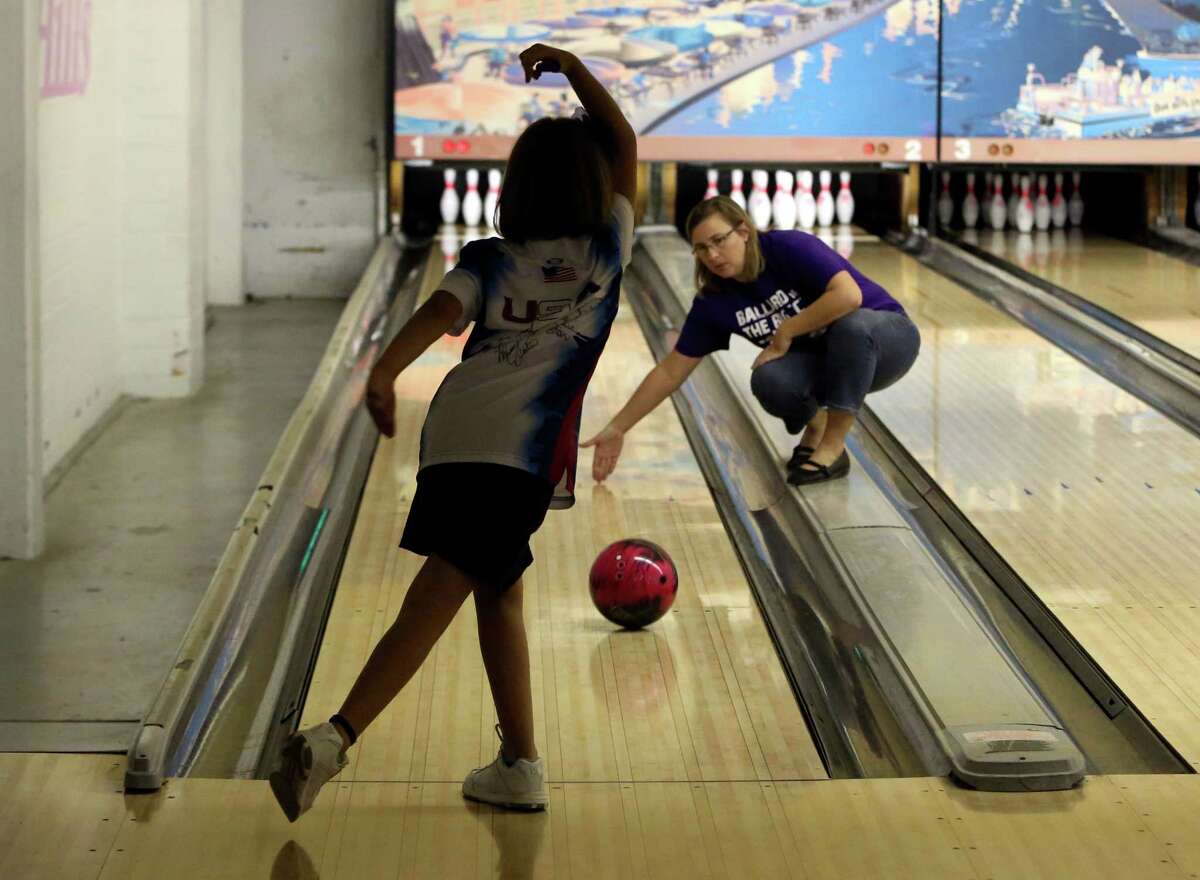 Girl on nationwide quest to bowl for scholarships