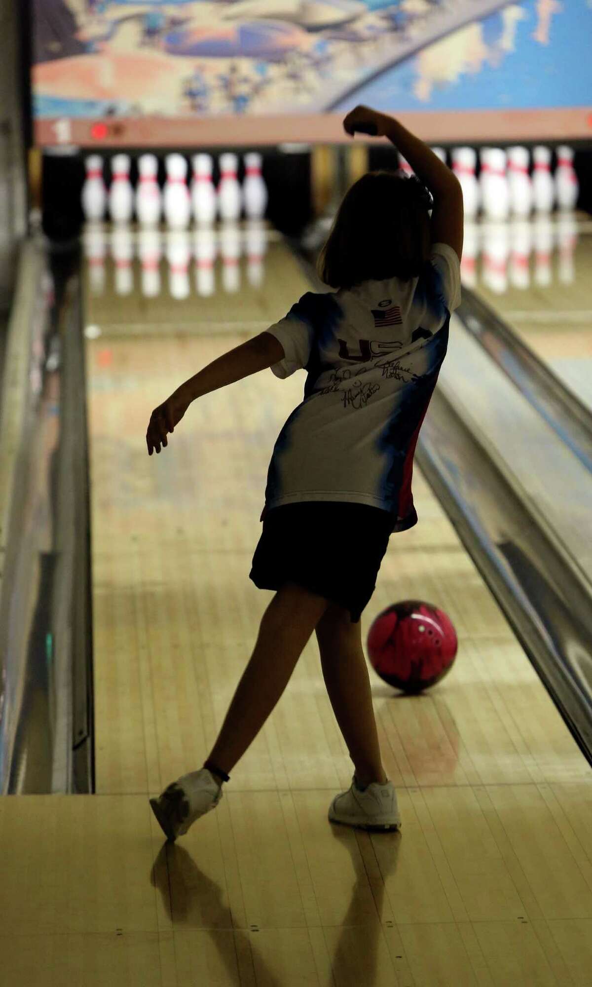 Girl on nationwide quest to bowl for scholarships