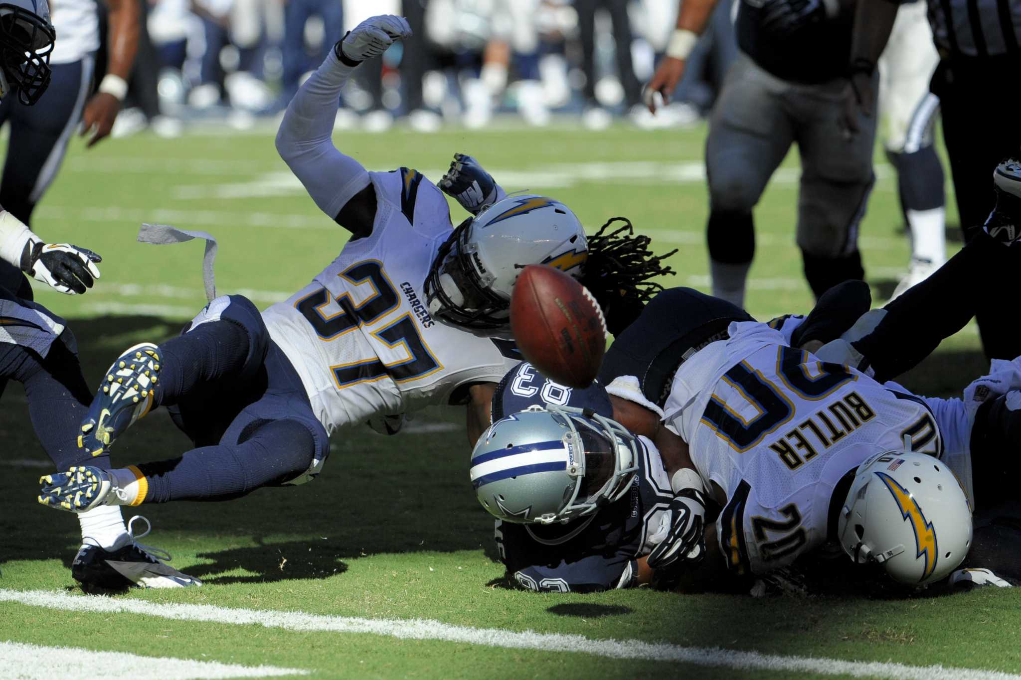 Woodhead scores 4 TDs in San Diego's possible NFL finale