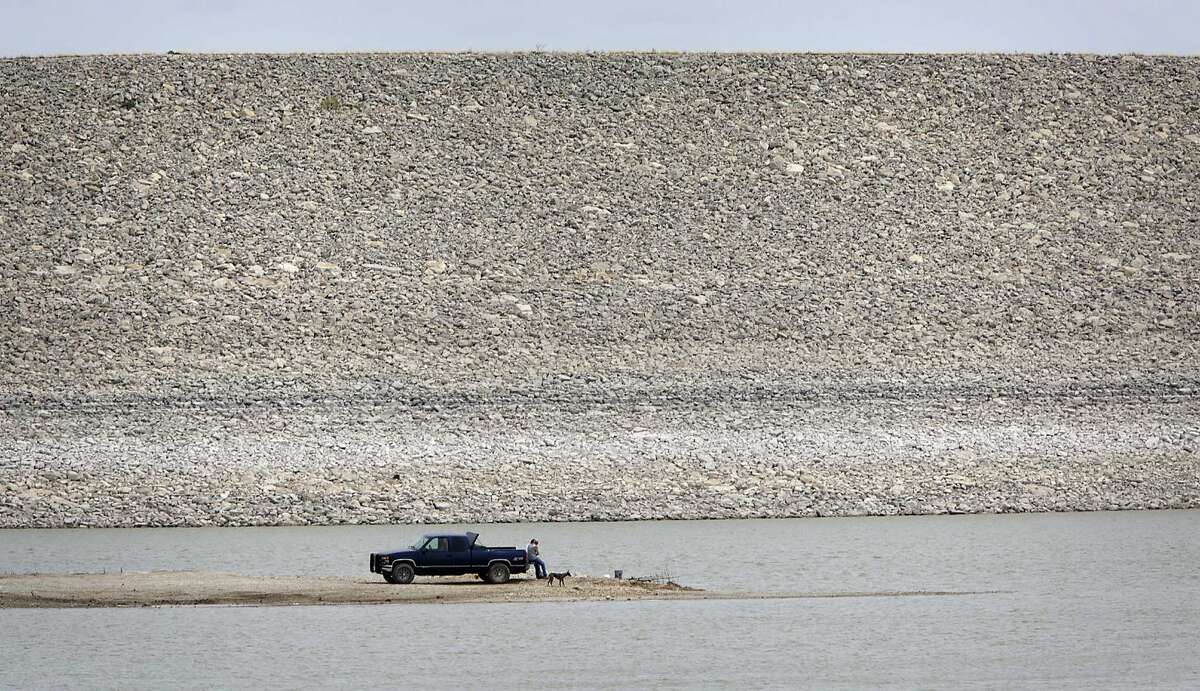Timelapse photos show how the drought is changing Texas lakes