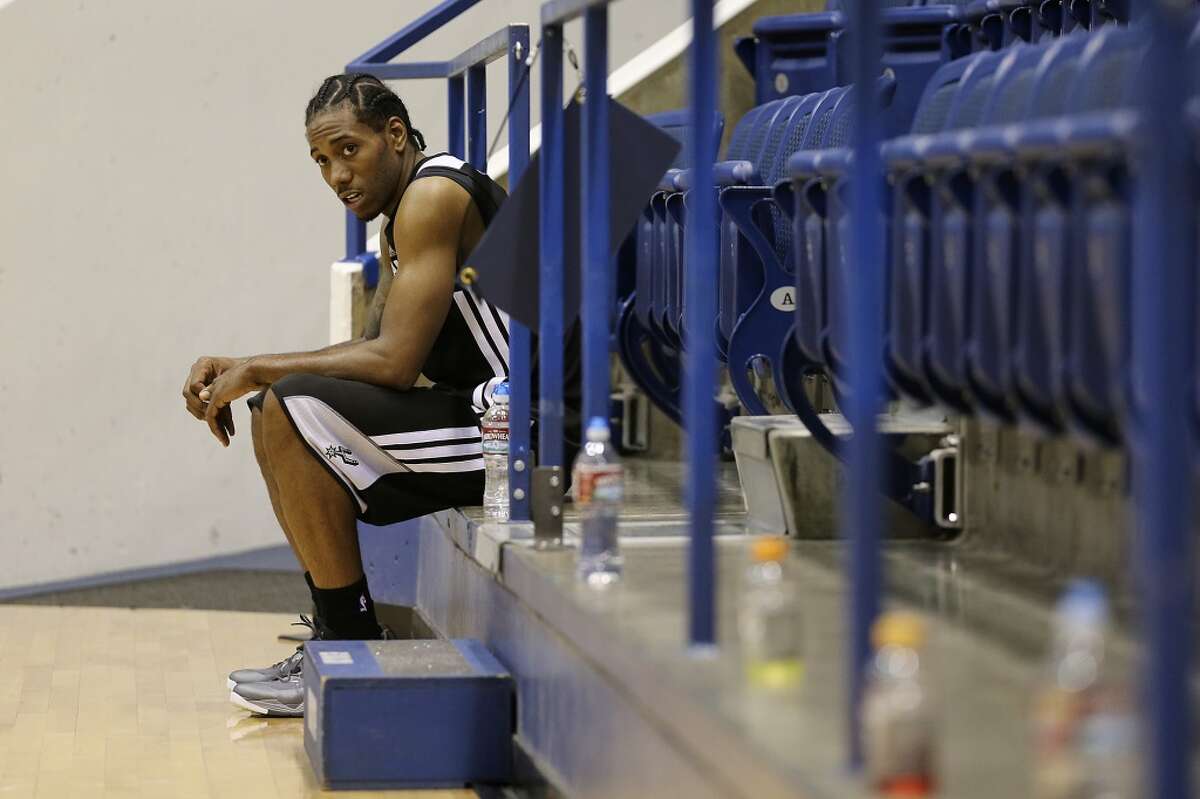 A Little Tension, a Little Nostalgia: Kawhi Leonard Faces the Spurs - The  New York Times